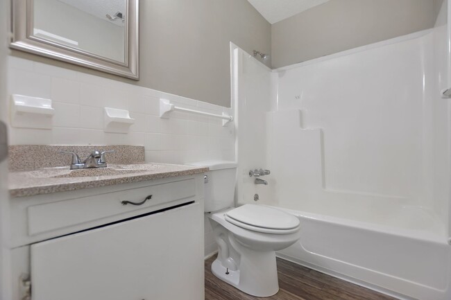 Building Photo - Pet Friendly Three Bedroom!