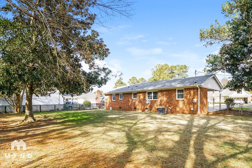 Building Photo - 107 Britt St