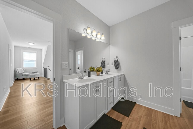 Building Photo - 629 Hayes Dr