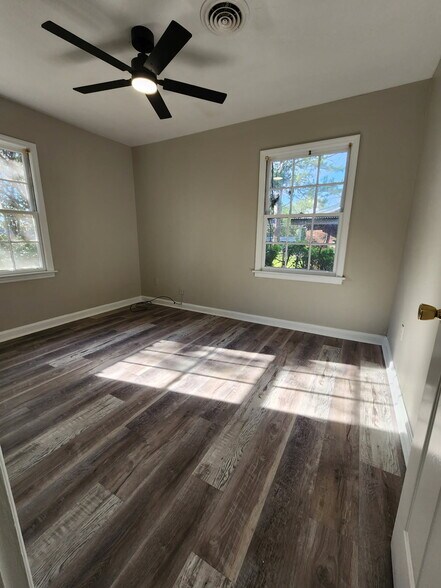 Building Photo - 3069 Barksdale St