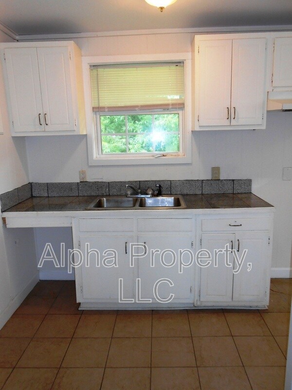 Building Photo - 212 Campbell Ave