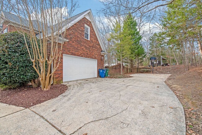 Building Photo - (Coming Soon) Full Brick Home in Matthews!