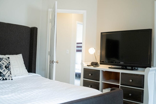 Building Photo - 6903 Gold Kings Ave