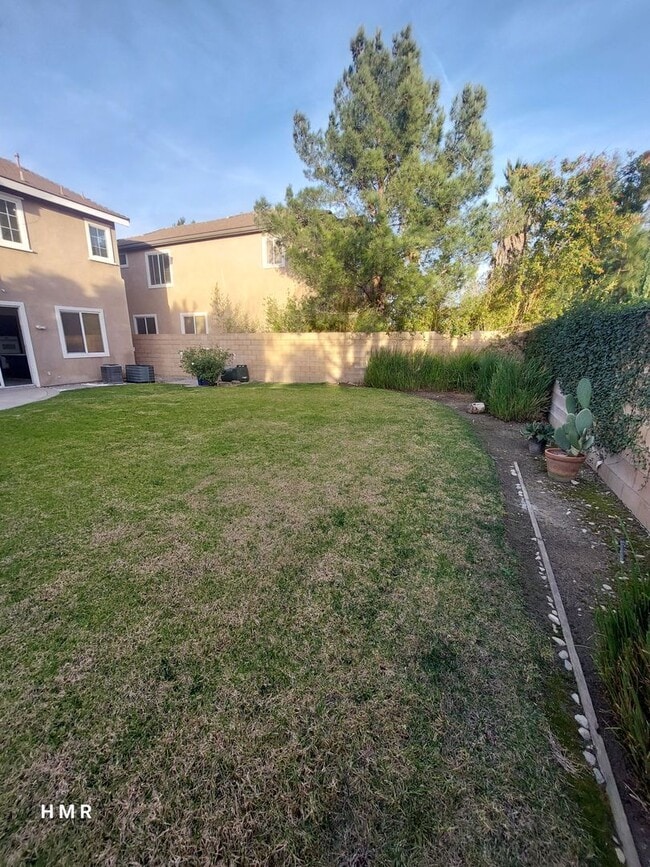 Building Photo - Stunning Two-Story Home with 4 Bedrooms an...