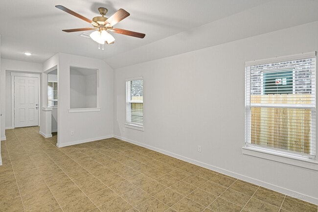 Building Photo - 21259 Shr Blf Dr