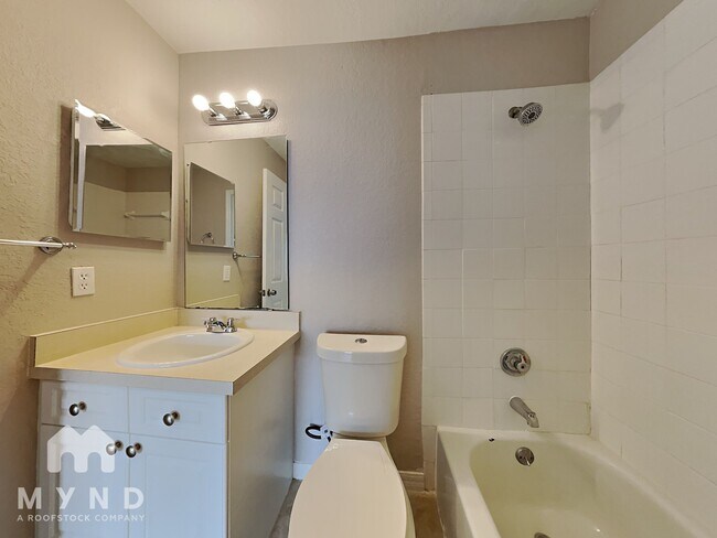 Building Photo - 4103 Plantation Cove Dr