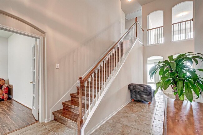 Building Photo - 15131 Live Oak Bend Way