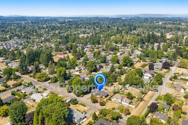 Building Photo - 5301 SE Welch Rd