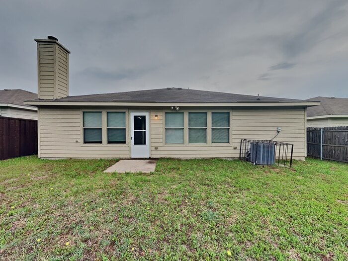 Building Photo - 152 E Kirnwood Dr