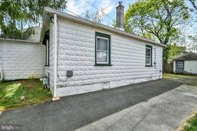 Building Photo - 216 Beech Rd