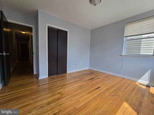 Building Photo - 623 N 32nd St