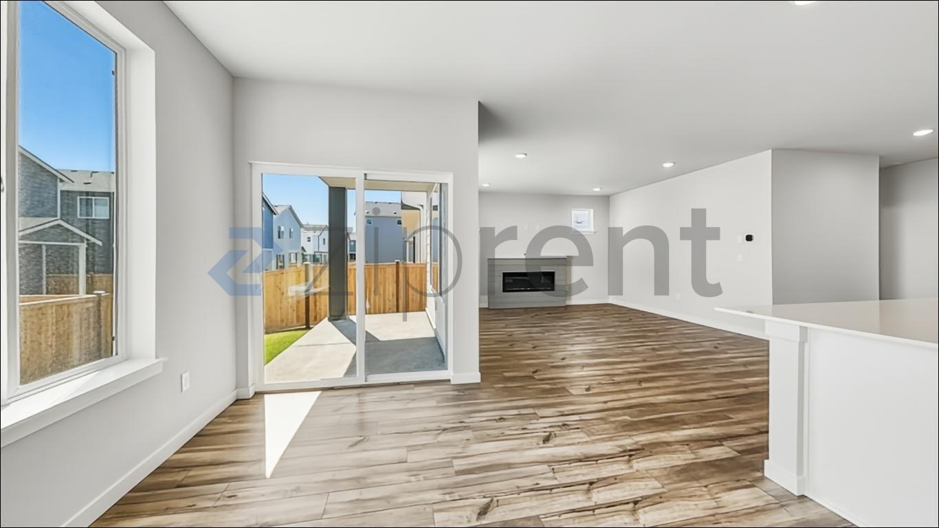 Building Photo - Unit