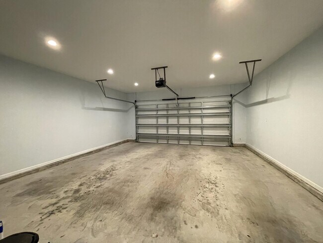 Building Photo - 189 Johnson Ct
