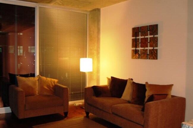 Building Photo - 400 W Peachtree St NW