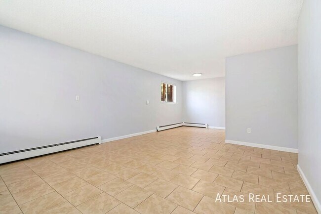 Building Photo - 4445 Stover St