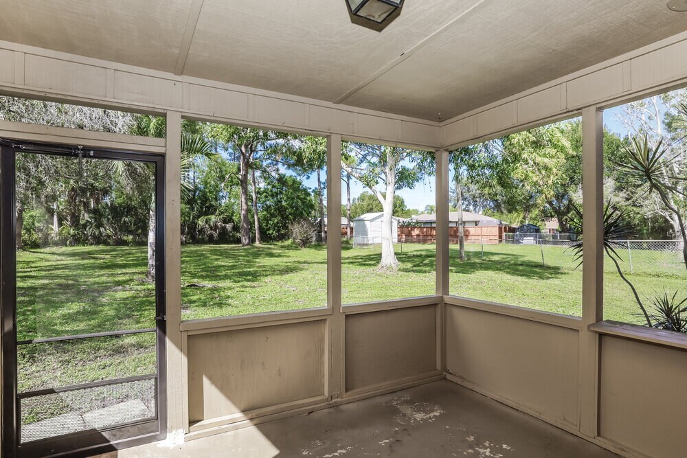 Building Photo - 167 NE Twylite Terrace