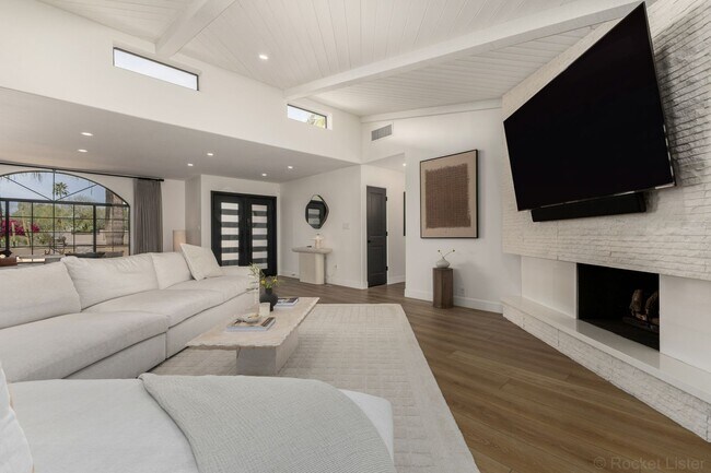 Building Photo - STUNNING. MODERN LUXURY OASIS In Scottsdale- 4 Bed/3 Bath plus Casita