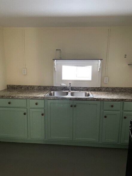 Building Photo - 1143 S Virginia Ave