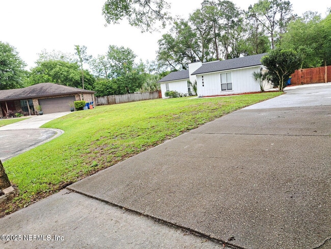 Building Photo - 9756 Saye Ct