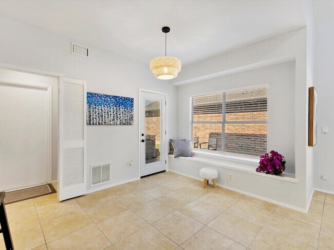 Building Photo - 2409 Baretta Dr