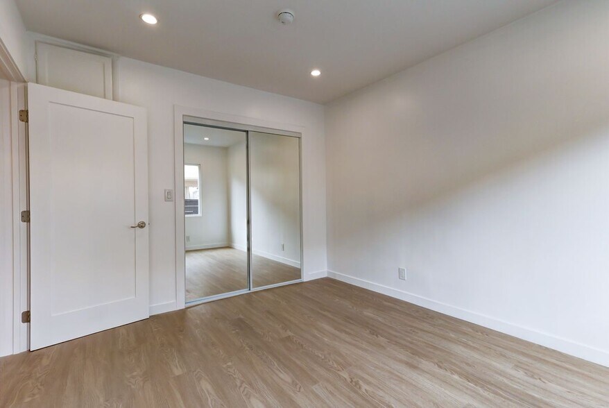Building Photo - 6065 Pickford Pl
