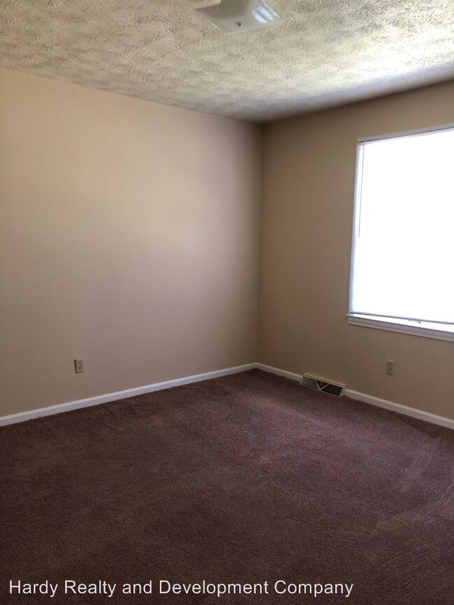 Building Photo - 501 Redmond Rd