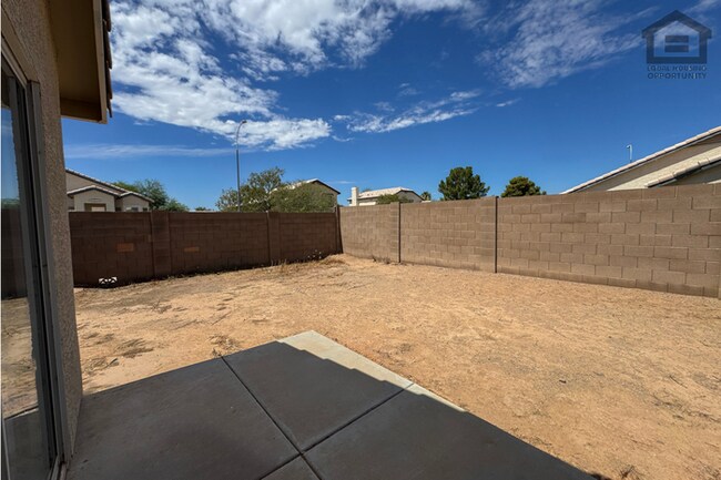 Building Photo - 3Bed/2Bath House at Northern Ave/87th Ave! Ready for Immediate Move-In! – Corner Lot!