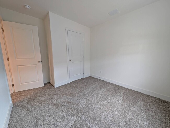 Building Photo - 400 Sulphur Bank Dr