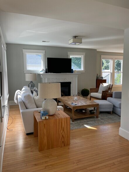 Living Room - 2547 S Shore Dr