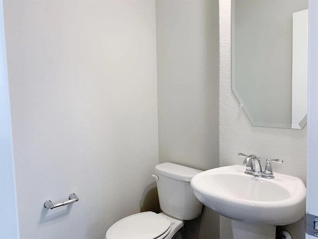 Building Photo - 29026 Endeavor River Rd