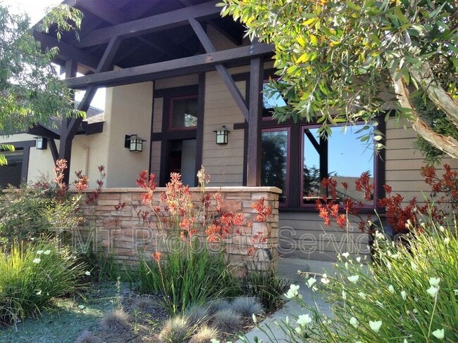 Building Photo - 760 Avocet Way