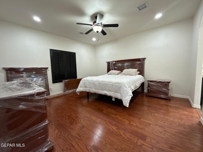 Building Photo - 7349 Skyrocket Dr