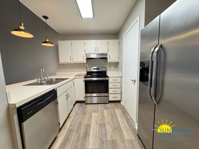 Building Photo - Gorgeous 3 Bedroom Home in Fort Walton Beach-near Hurlburt Field!