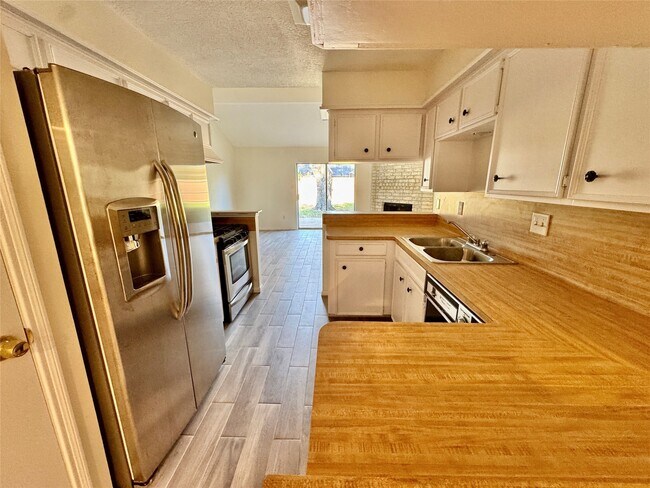 Building Photo - 22306 Waynoka Rd