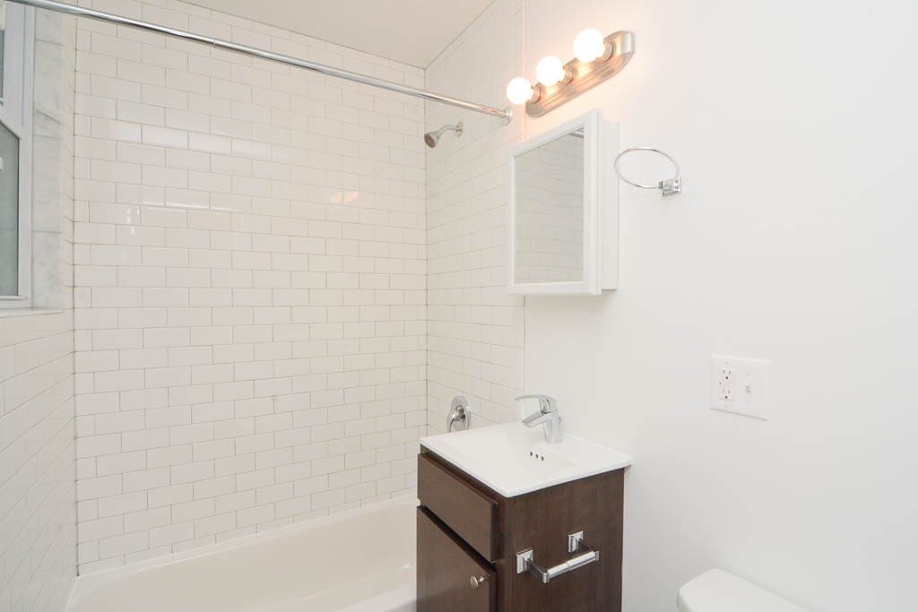 Building Photo - 2936 W Palmer St