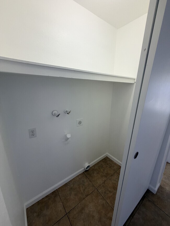 Building Photo - 10595 W Arica Rd