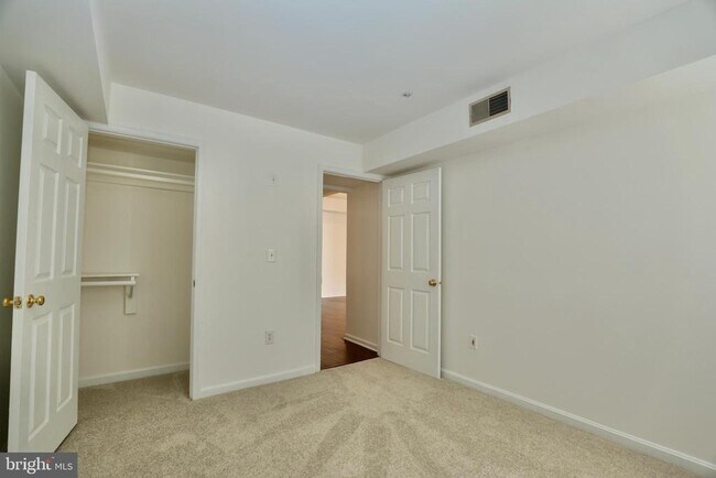 Building Photo - 5928 Founders Crossing Ct