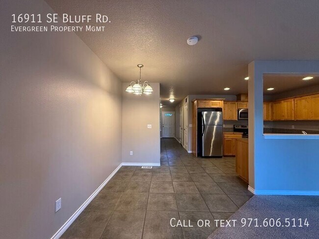 Building Photo - 16911 SE Bluff Rd