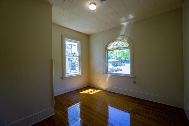 Building Photo - Charming Single Family Home One Block From...