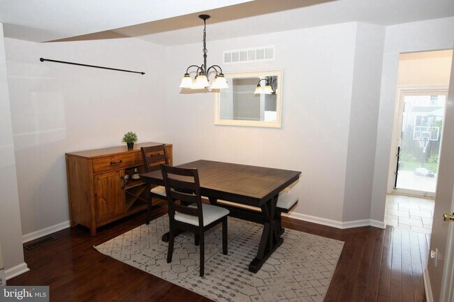 Building Photo - 26 Steeplechase Cir