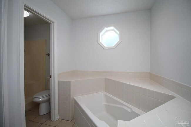 Building Photo - 7679 Old Hickory Dr