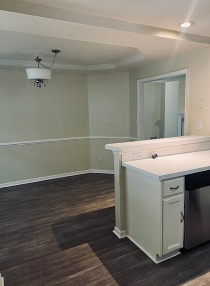 Building Photo - 861 Royal Grove Ct