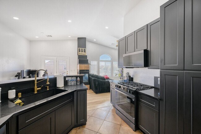 Building Photo - 6752 Lookout Lodge Ln