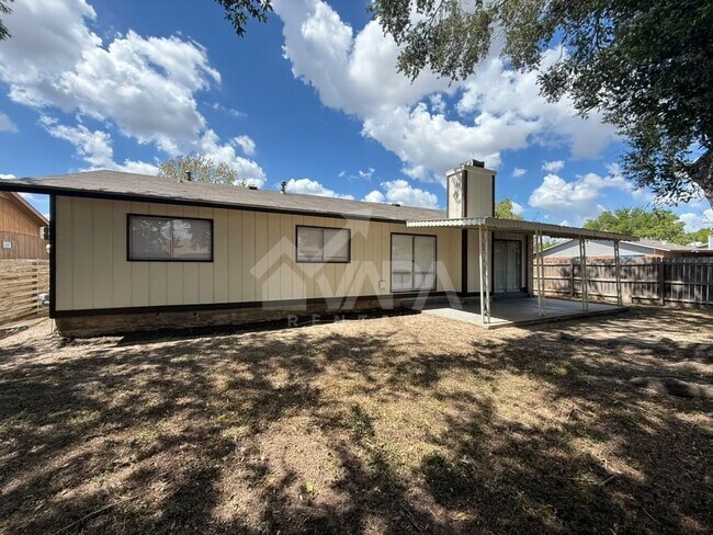 Building Photo - 2910 Lake Briar
