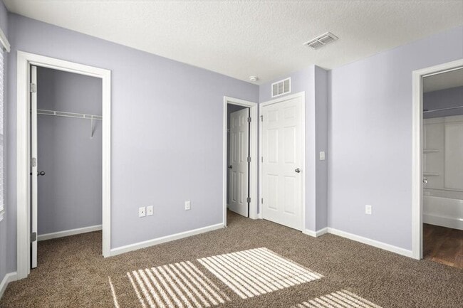 Building Photo - 85 Elmhurst Ln