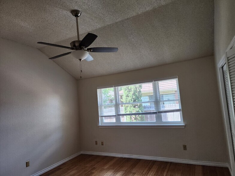 Building Photo - 1317 Swiss Ct