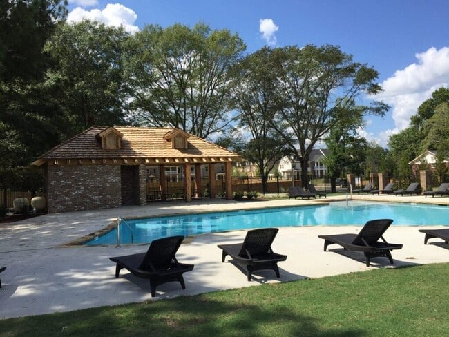 Building Photo - Pinnacle Park Townhomes -- Furnished, Utilities Included