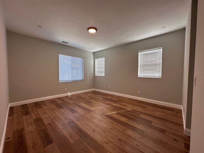 Building Photo - 02636