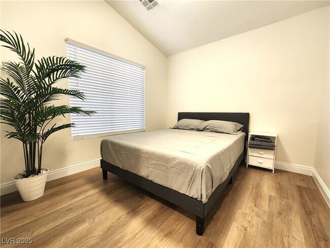 Building Photo - 7624 Glorietta Bay Ct