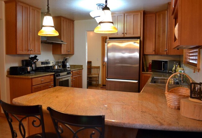 Building Photo - Sweet 2BD Cabin! Avail for a 3-6 month Winter lease! Available 12/01/25- 4/30/26